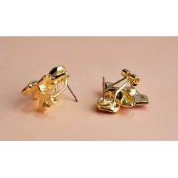 Boucles d'oreilles avec des cristaux de fleurs