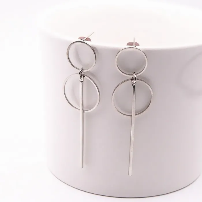 Boucles d'oreilles longues style punk tendance