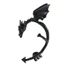 Boucle d'oreille gothique et punk avec dragon