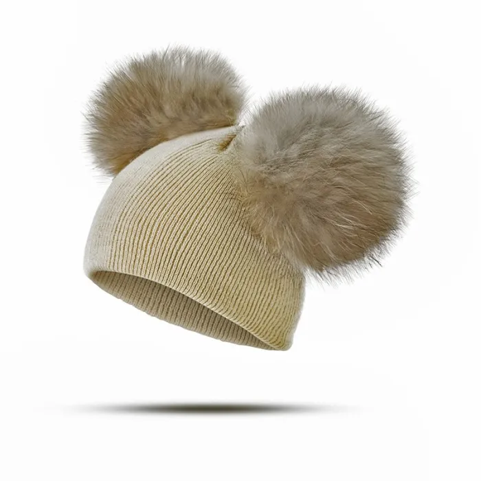 Chapeau d'hiver pour enfants avec pom pom