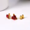 Boucles d'oreilles en or avec rose rouge