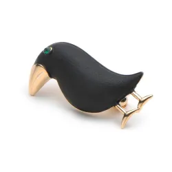 Broche élégante avec corbeaux noirs
