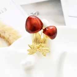 Rouge émail - champignon - broche