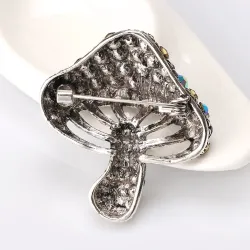 Champignon avec des cristaux colorés - broche