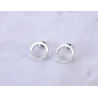 Boucles d'oreilles rondes en or rose avec des cristaux