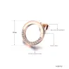 Boucles d'oreilles rondes en or rose avec des cristaux