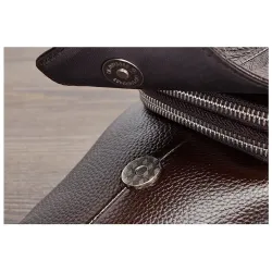 Sac en cuir crossbody tendance avec motif feuilles