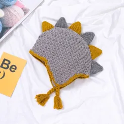 Petit dinosaure - chapeau d'hiver fait main pour les enfants