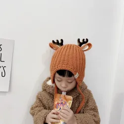 Chapeau d'hiver avec petites cornes de rennes et oreilles - chapeau tricoté pour les enfants
