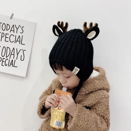 Chapeau d'hiver avec petites cornes de rennes et oreilles - chapeau tricoté pour les enfants