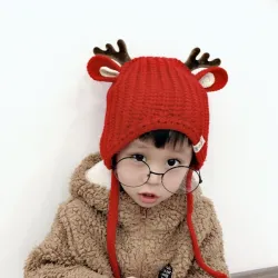 Chapeau d'hiver avec petites cornes de rennes et oreilles - chapeau tricoté pour les enfants